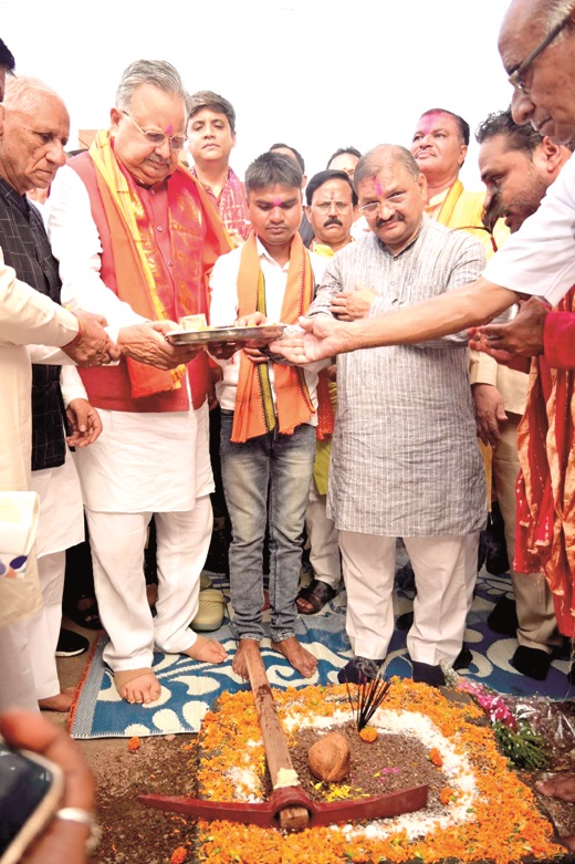 विस अध्यक्ष ने किया स्वागत द्वार का भूमिपूजन