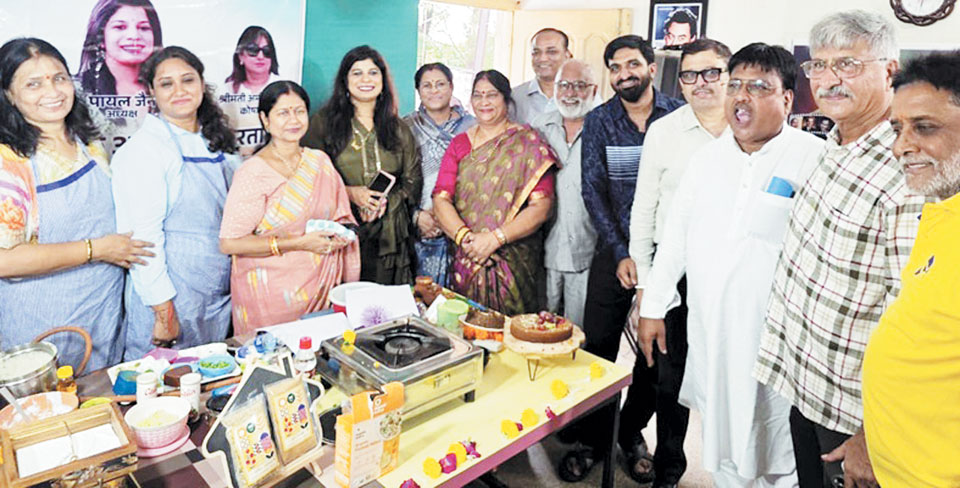 मिलेट्स आधारित व्यंजनों के फायदे जानकर महिलाओं के खिले चेहरे मिलेट्स आधारित व्यंजनों के फायदे जानकर महिलाओं के खिले चेहरे