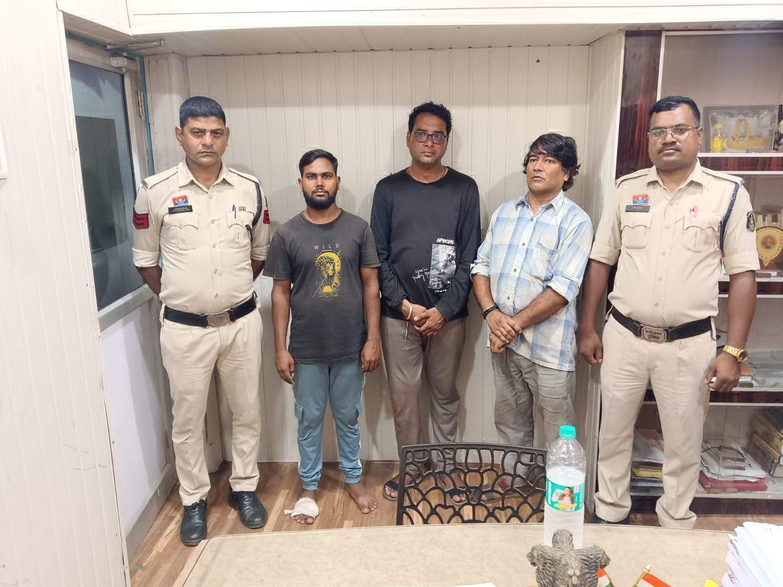 अफसरों के नाम पर धौंस दिखा डराया, तोडफ़ोड़ की कोशिश