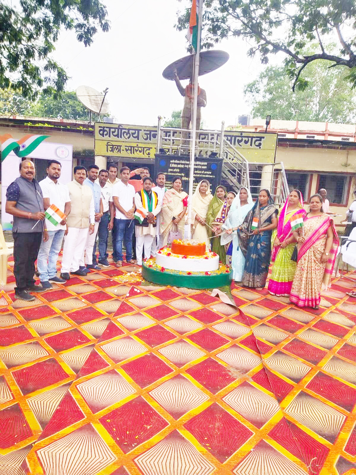 जपं में अध्यक्ष ममता ने किया  ध्वजारोहण