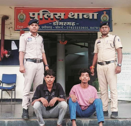 चाकू के साथ दो आरोपी पकड़ाए