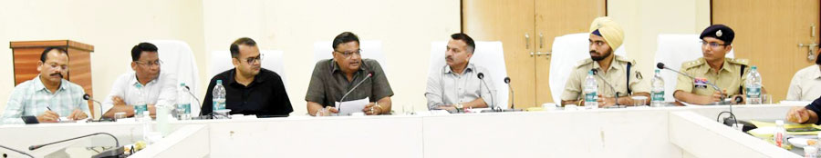 ब्लैक स्पॉट चिन्हित कर सुधारात्मक कार्रवाई करने, सडक़ों पर संकेत बोर्ड लगाने निर्देश