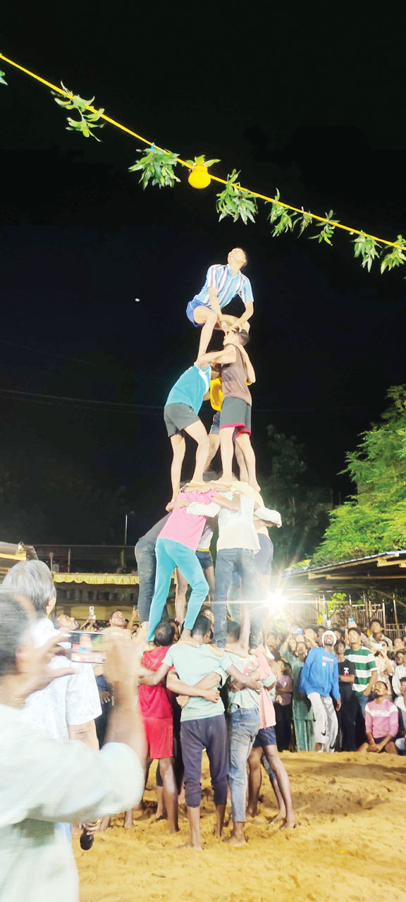 जन्माष्टमी उत्सव: दही हांडी स्पर्धा में कड़मपाल टीम बनी विजेता
