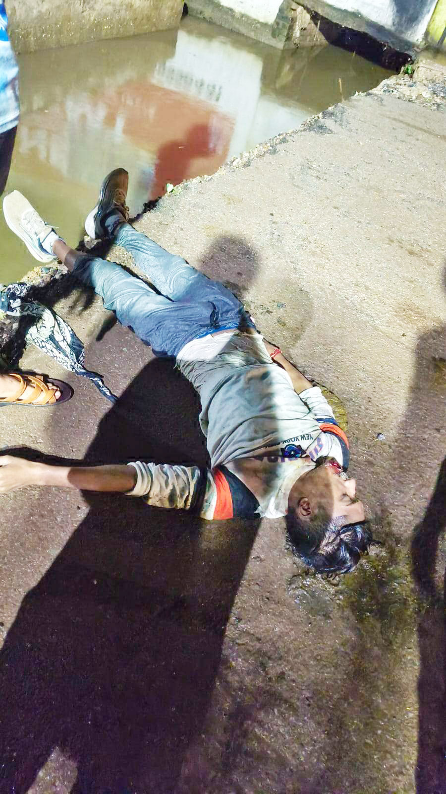 निर्माणाधीन नाला में गिरने से युवक की मौत