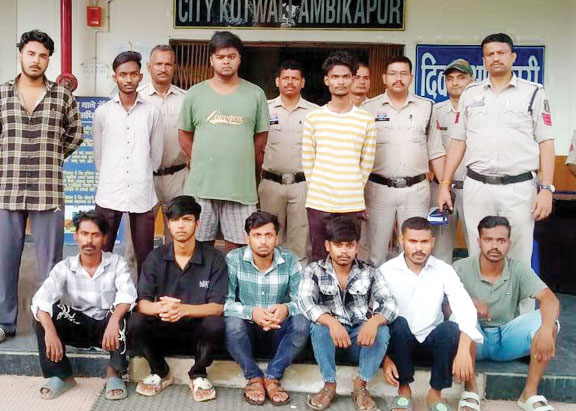 बाइकर्स गैंग पर कार्रवाई, आम्र्स एक्ट में 2 गिरफ्तार