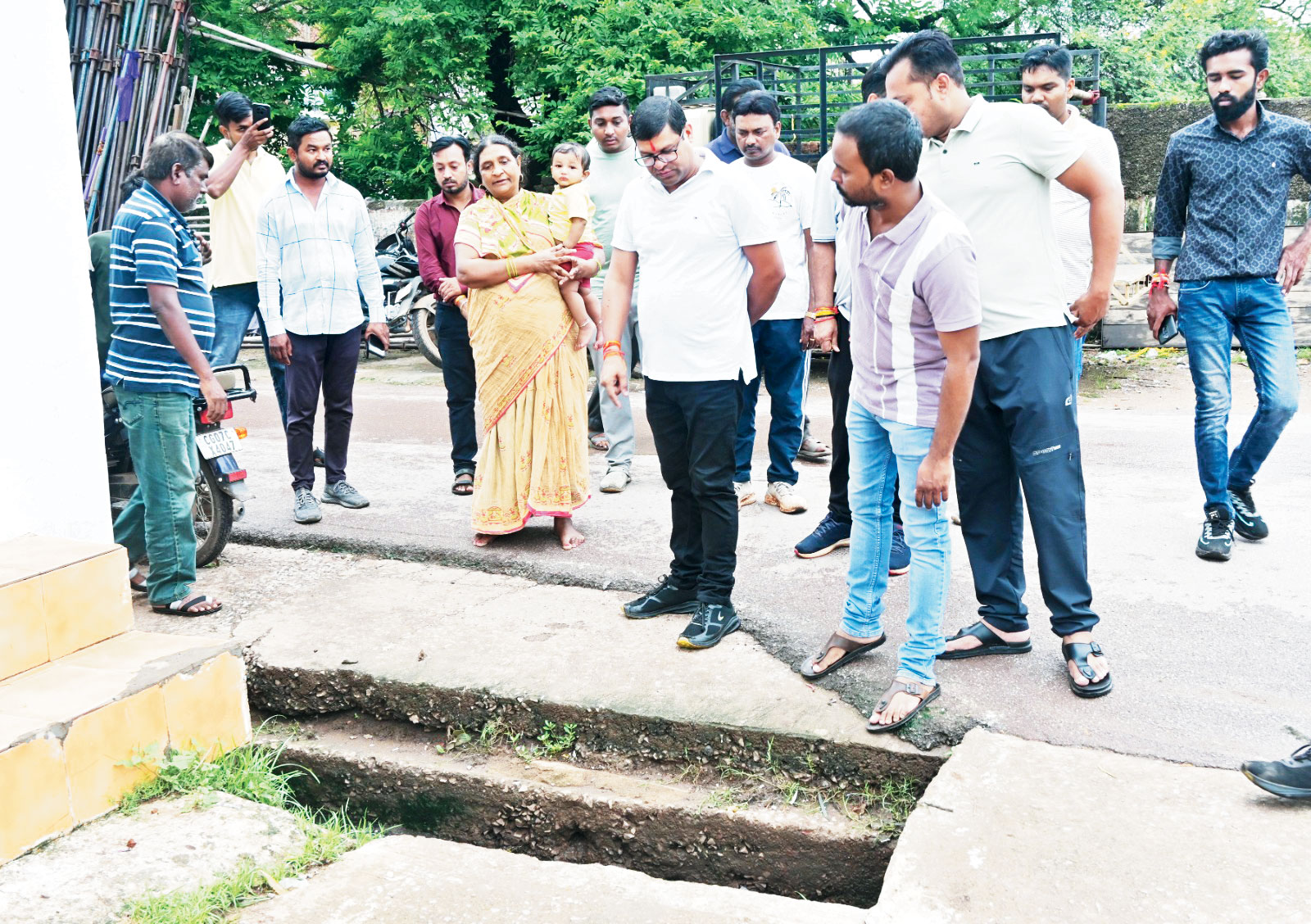आयुक्त ने निर्माणाधीन कार्यों का किया निरीक्षण
