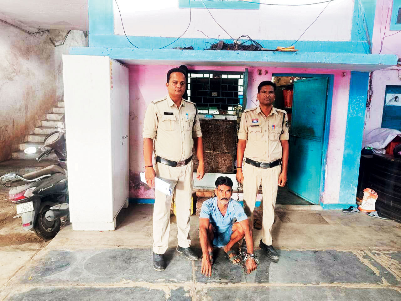 नाबालिगों को नशा सामग्री बेचने वाला गिरफ्तार 