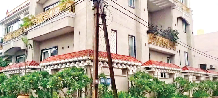 हिस्ट्रीशीटर तोमर बंधुओं की संपत्ति कुर्क