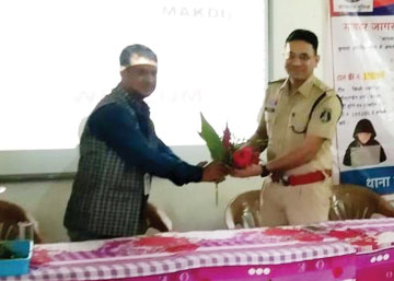 स्कूल में चलित थाना, कई जानकारी दी