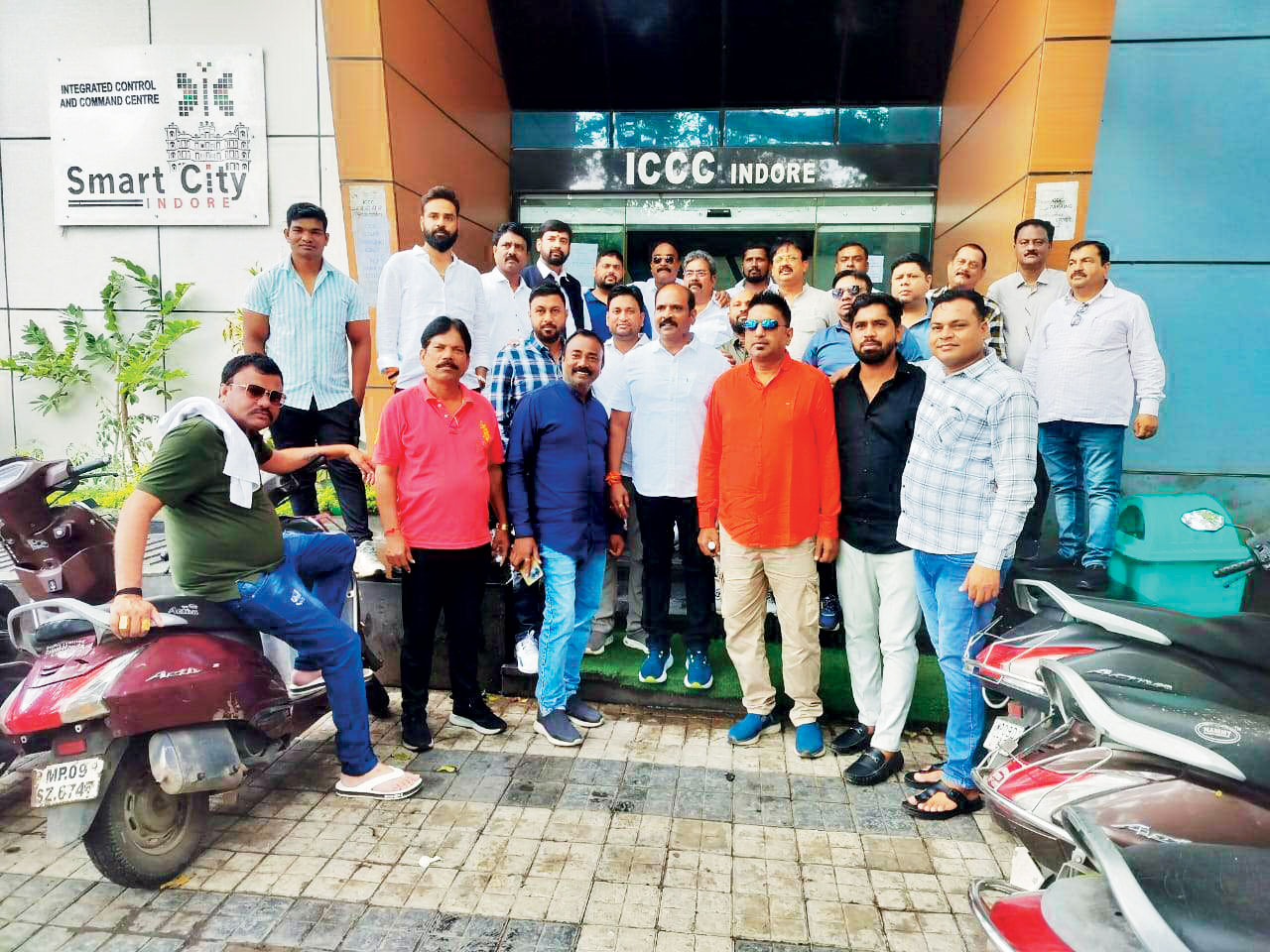 महापौर-पार्षदों सहित अफसरों ने देखी इंदौर की स्वच्छता