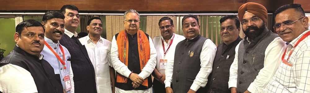 व्यापारी लीडर सम्मेलन दिल्ली में चेंबर की विस अध्यक्ष डॉ. सिंह से मुलाकात