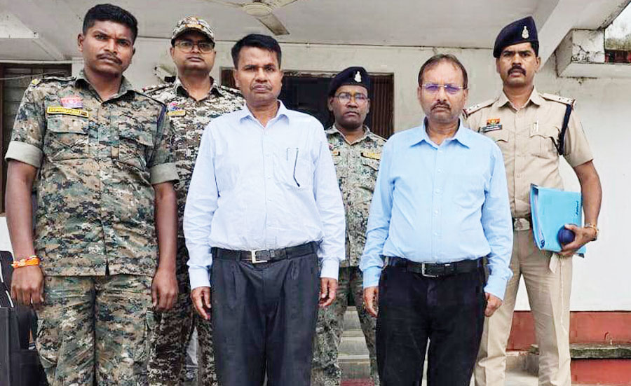 फर्जी तरीके से चहेते को दिया टेंडर,  2 पूर्व सहायक आयुक्त गिरफ्तार, क्लर्क फरार