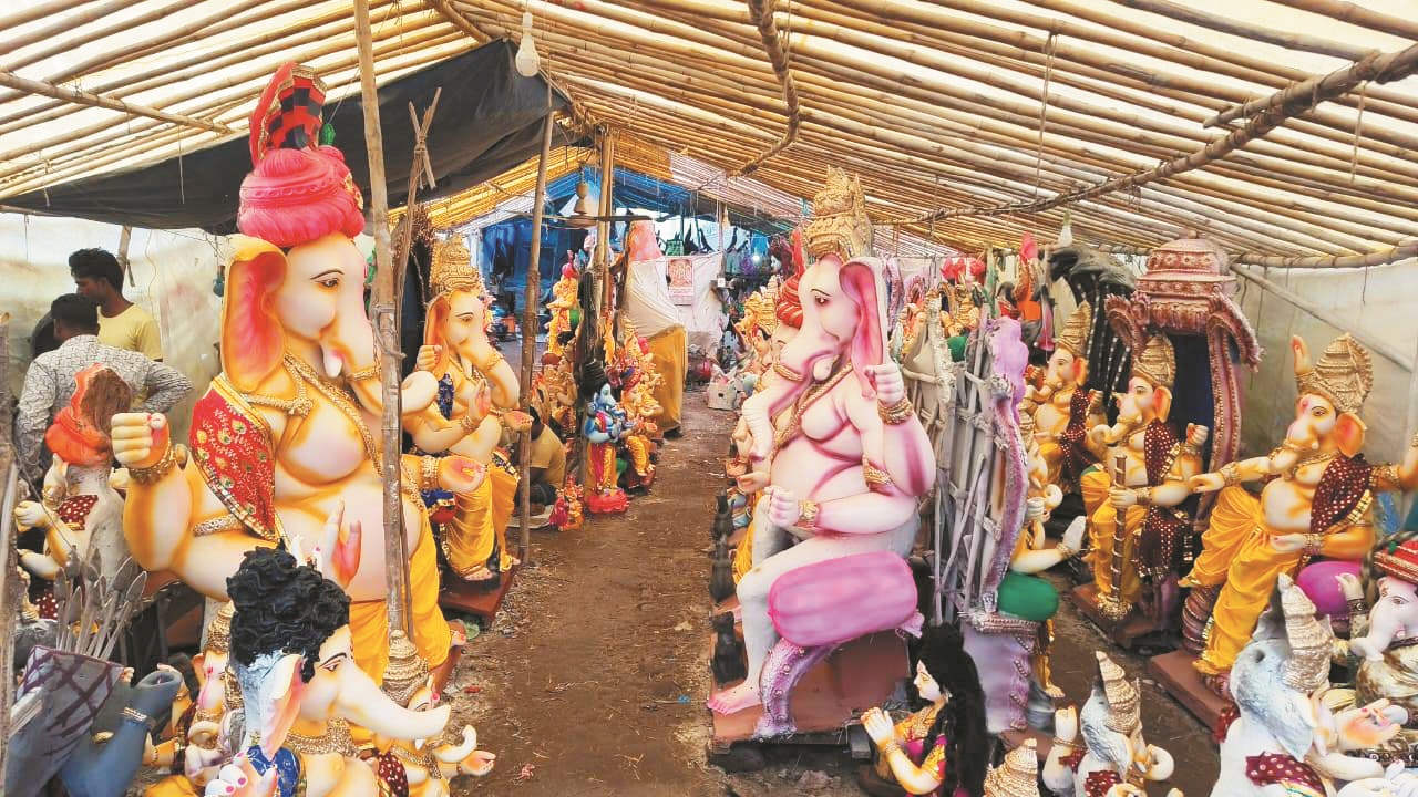 कल विराजेंगे विघ्नहर्ता गणेश, शहरभर में पंडाल सजे, स्थल सजावट से बढ़ेगी पर्व की रौनकता
