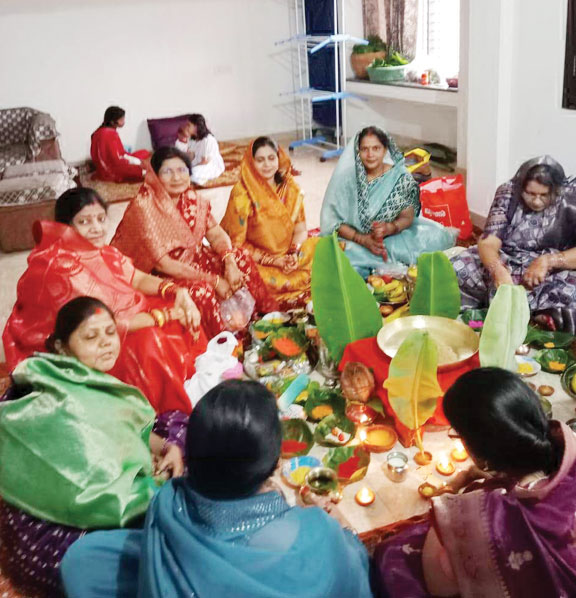 पति की लंबी आयु के लिए महिलाओं ने रखा हरितालिका व्रत