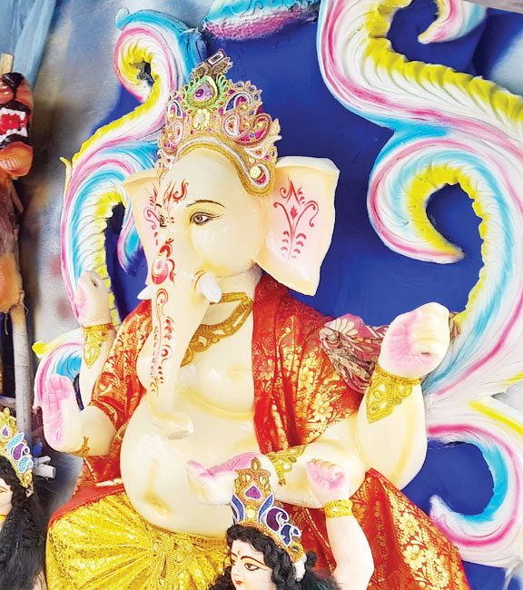 मंत्रोच्चार के साथ जगह-जगह विराजे विघ्नहर्ता