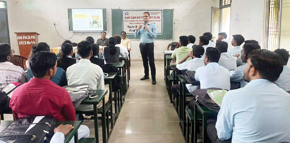 राजीव गांधी कॉलेज में युवा संवाद, युवाओं को अपनी जिज्ञासा और रुचियों को पहचानना चाहिए- सीईओ