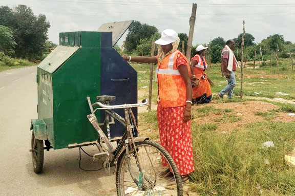 दीदीयां संभाल रही गांव-शहर में स्वच्छता की जिम्मेदारी