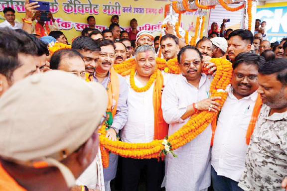 मंत्री राजेश का सरगुजा सीमा तारा से लेकर अंबिकापुर तक अभूतपूर्व स्वागत