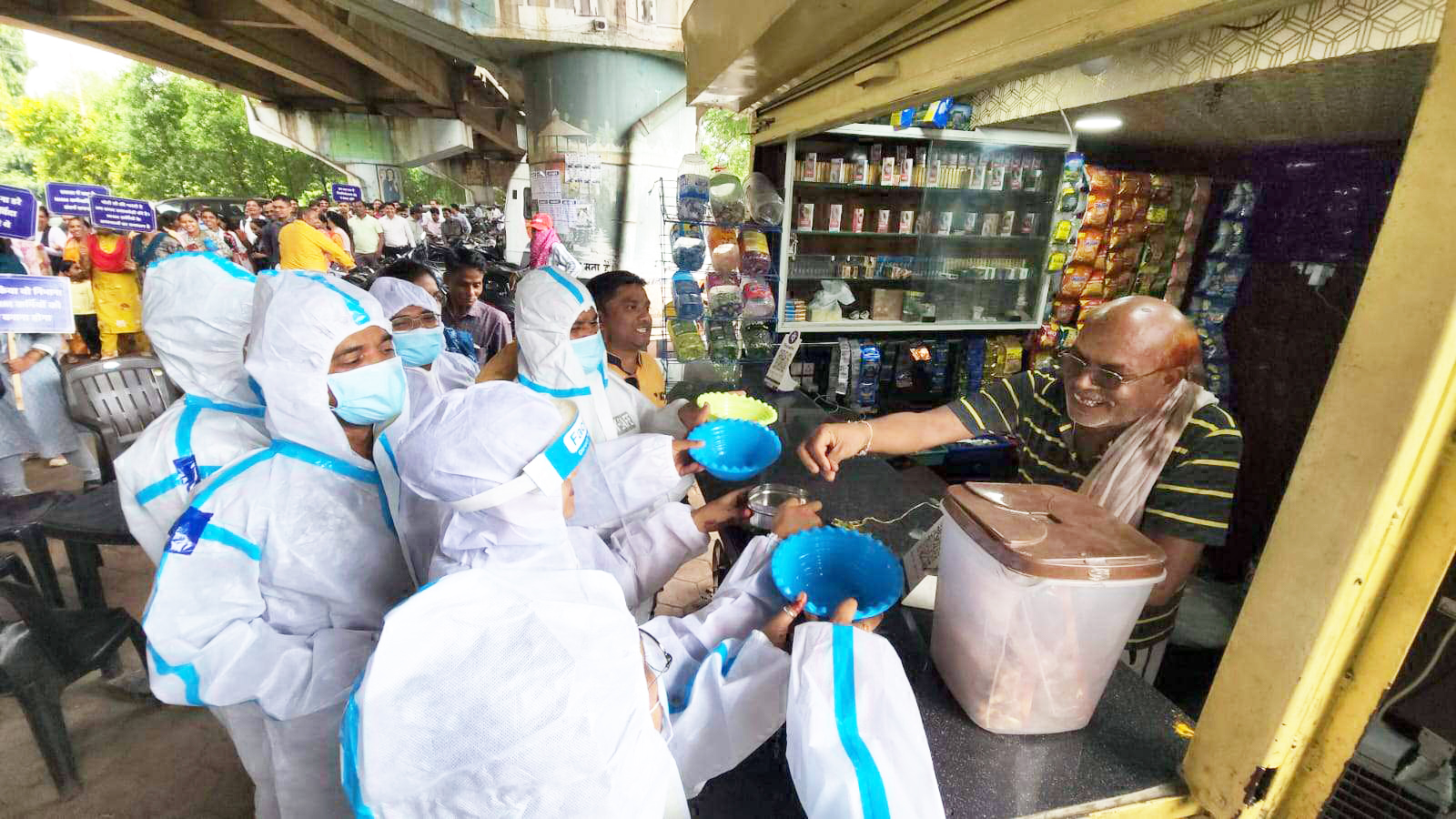 राष्ट्रीय स्वास्थ्य मिशन की कर्मियों के हड़ताल से स्वास्थ्य सेवाओं पर बुरा असर