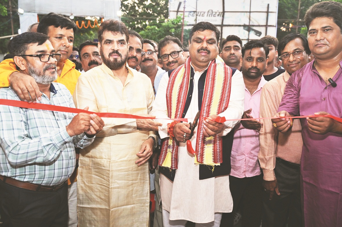 गजेन्द्र ने किया  खादी महोत्सव  का शुभारंभ