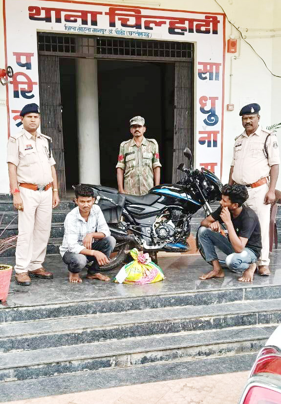 कच्ची महुआ शराब परिवहन,  दो आरोपी गिरफ्तार