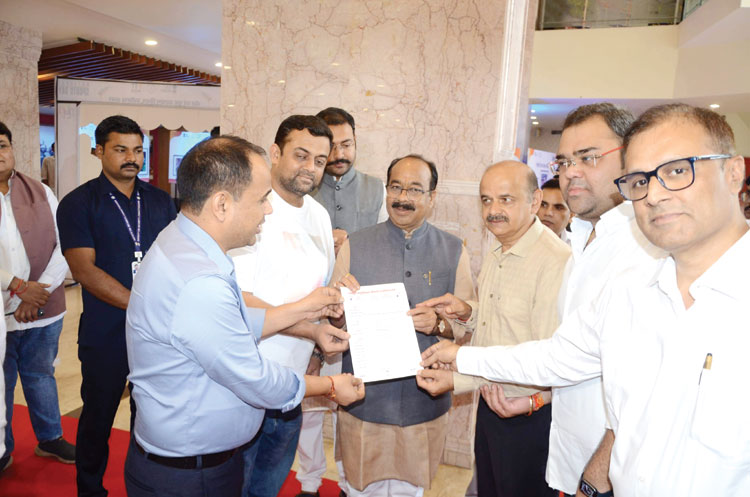 सोमवार से हेलमेट नहीं तो पेट्रोल नहीं