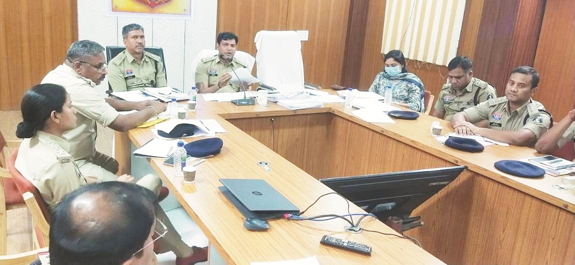 असामाजिक गतिविधियों पर लगाएं अंकुश