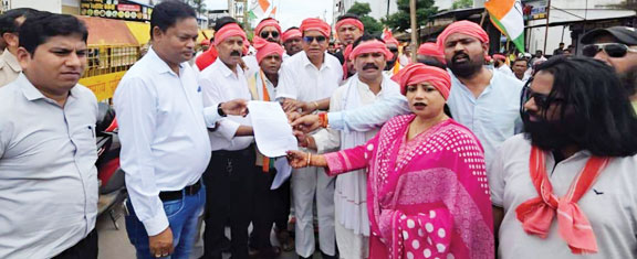 मसोरा टोल नाका पर स्थानीय वाहनों को