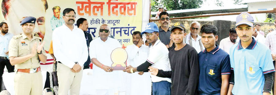 राष्ट्रीय खेल दिवस पर निकाली साइकिल रैली राष्ट्रीय खेल दिवस पर निकाली साइकिल रैली