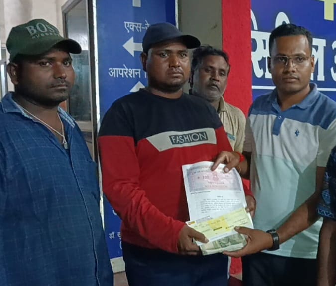 स्काई एलायज प्लांट परिसर में हाइड्रा के नीचे दबकर मजदूरकी मौत, रोष