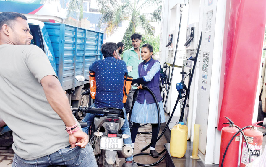  पहले ही दिन पटरी पर नहीं आया नो हेलमेट नो पेट्रोल अभियान, विरोध भी होने लगा