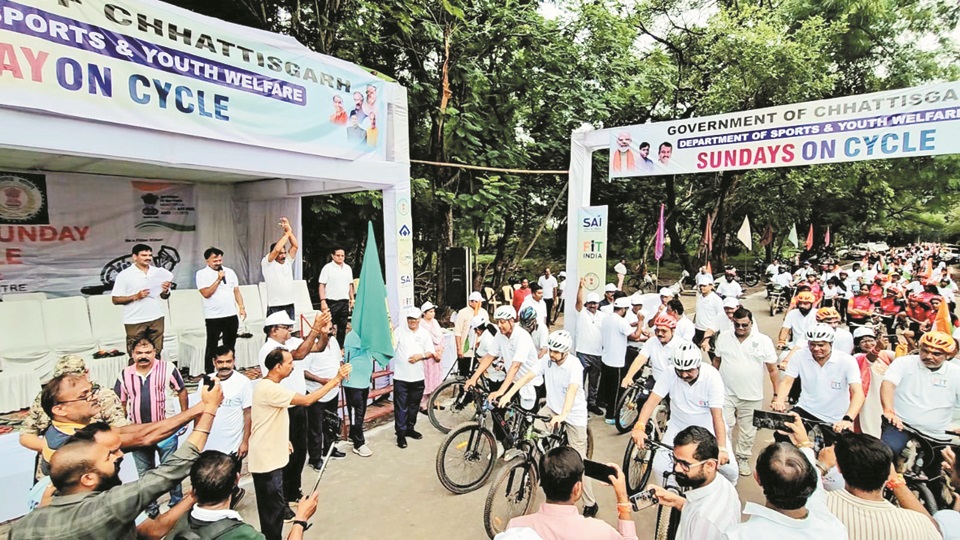 मेजर ध्यानचंद की स्मृति में फिट इंडिया राज्य स्तरीय सायकल रैली