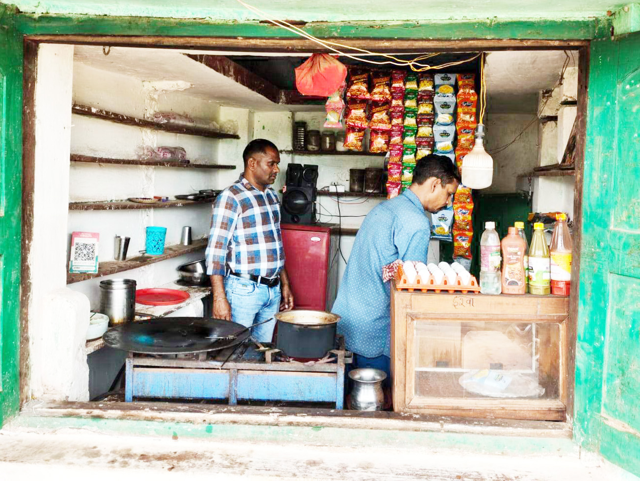 अंडा दुकान में शराब पीने की सुविधा  देने वाले आरोपी पर कार्रवाई