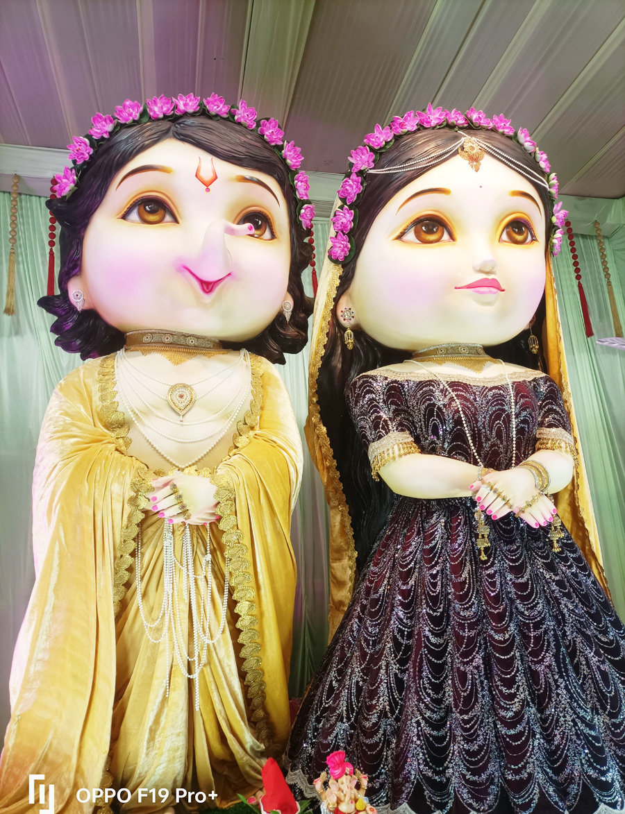 छोटे सूंड वाले क्यूट कार्टून गणेश प्रतिमाएं विवाद के घेरे में छोटे सूंड वाले क्यूट कार्टून गणेश प्रतिमाएं विवाद के घेरे में