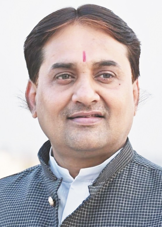 नीलू आज से वियतनाम दौरे पर नीलू आज से वियतनाम दौरे पर