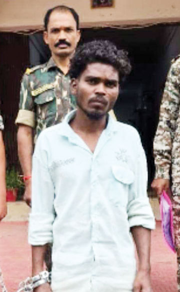 जमीन विवाद में गोद ली हुई मां की हत्या कर फरार बेटा गिरफ्तार