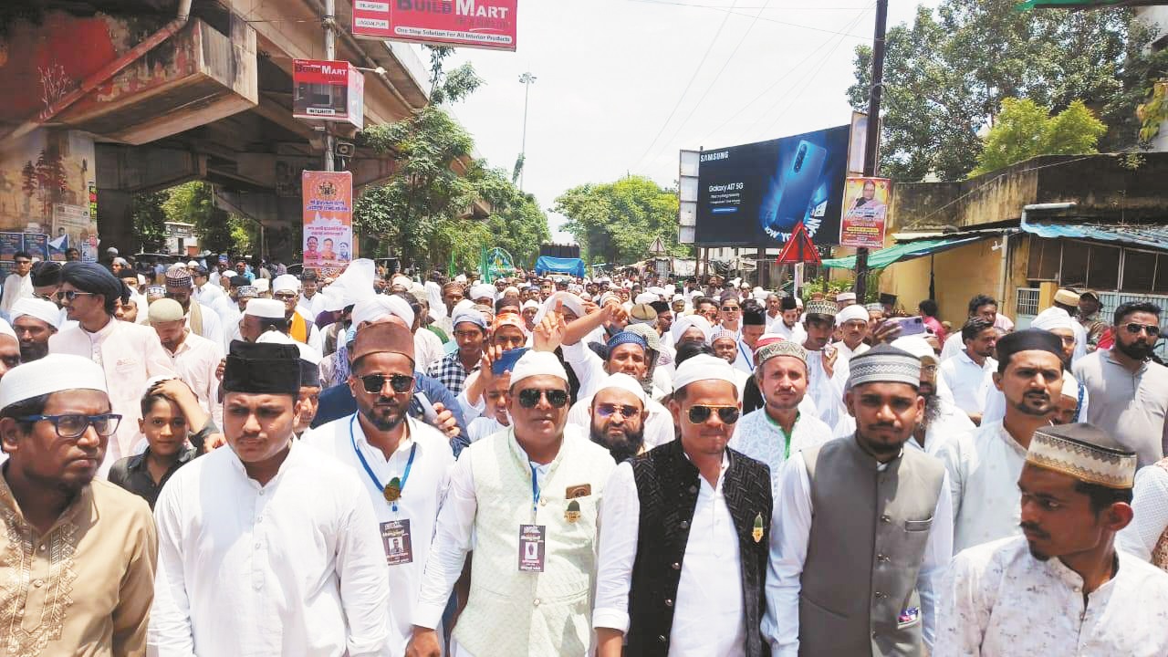 ईद मिलादुन्नबी पर निकाला जुलूस