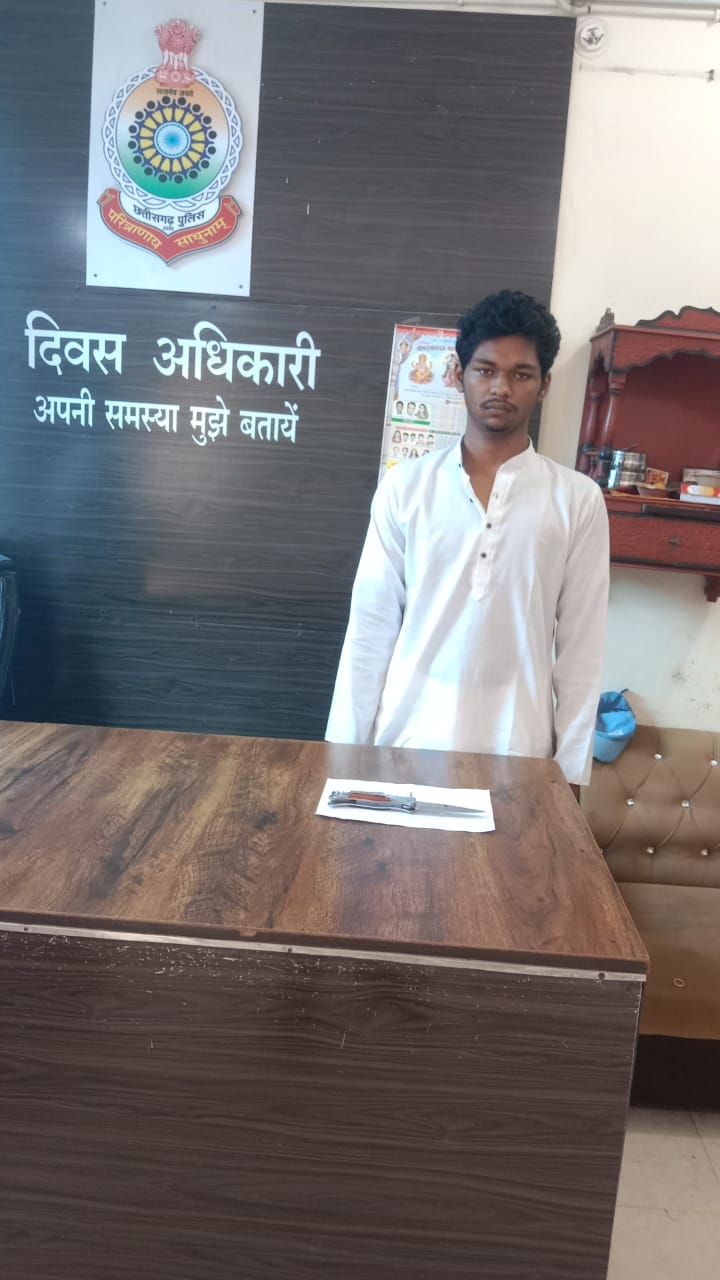 शराब के पैसे नहीं देने पर गणेश पंडाल के पास चला चाकू, आरोपी गिरफ्तार शराब के पैसे नहीं देने पर गणेश पंडाल के पास चला चाकू, आरोपी गिरफ्तार