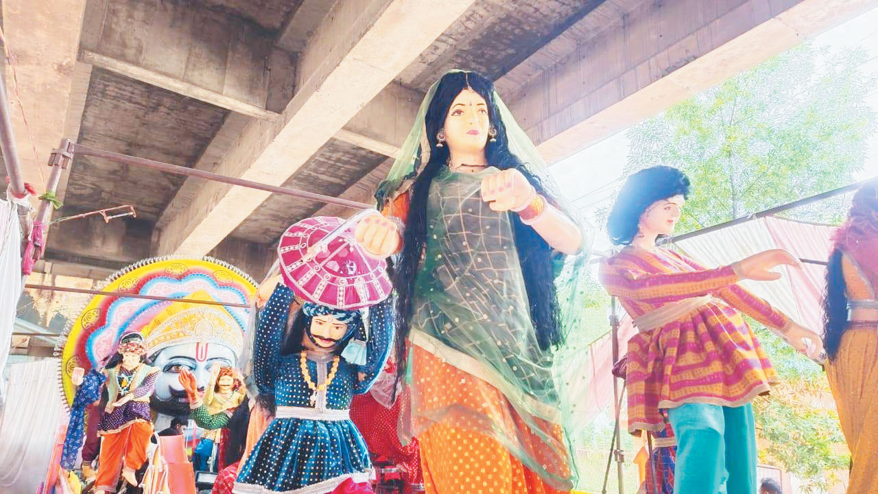 झांकियां देखने पहुंचेंगे लाखों लोग झांकियां देखने पहुंचेंगे लाखों लोग