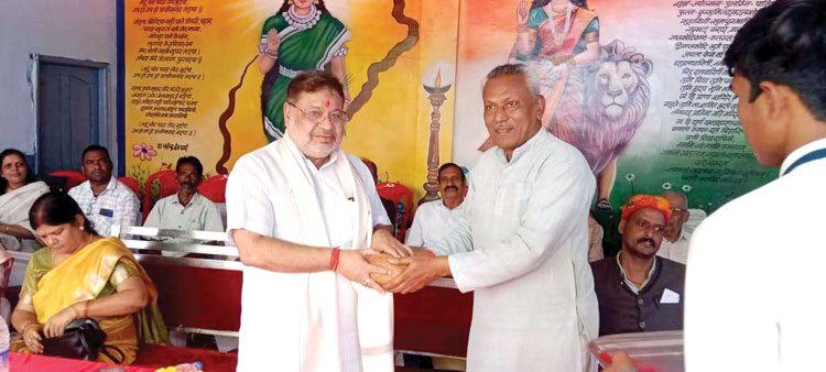 राजधानी में पूरे आदर और गरिमा के साथ सम्मानित किए गए गुरूजन राजधानी में पूरे आदर और गरिमा के साथ सम्मानित किए गए गुरूजन