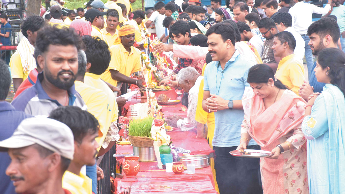 अगले बरस तू जल्दी आ...