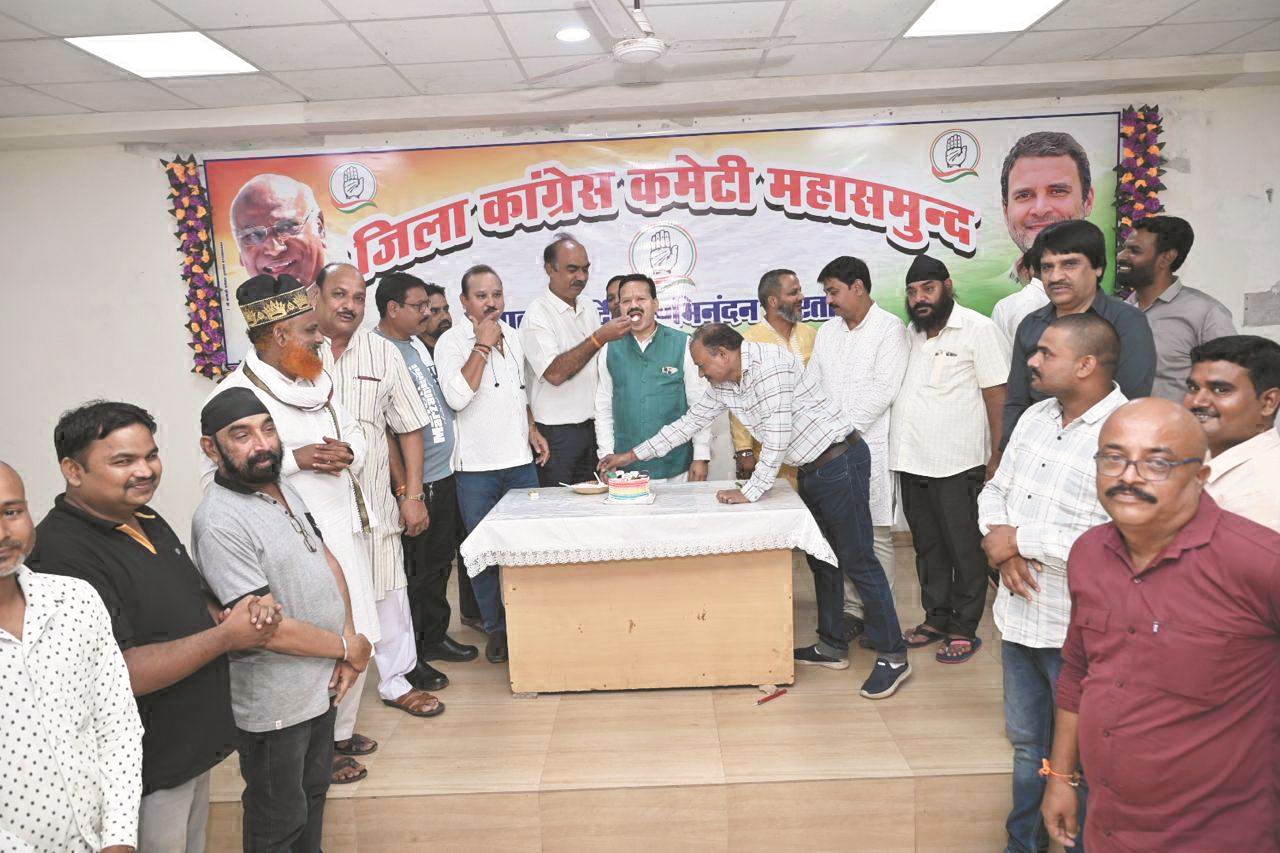 जनता का विश्वास-स्नेह मेरी असली पूंजी, जनसेवा के लिए सदैव तत्पर रहूंगा-विनोद चंद्राकर जनता का विश्वास-स्नेह मेरी असली पूंजी, जनसेवा के लिए सदैव तत्पर रहूंगा-विनोद चंद्राकर