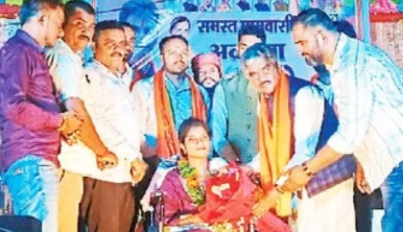 प्रधान पाठिका ने स्वयं के रुपए से स्कूल में बनाया प्रसाधन कक्ष, मिला सम्मान