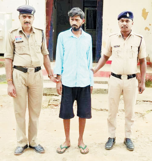 गणेश विसर्जन के दौरान श्रद्धालुओं को बोलेरो से रौंदने वाला आरोपी गिरफ्तार गणेश विसर्जन के दौरान श्रद्धालुओं को बोलेरो से रौंदने वाला आरोपी गिरफ्तार