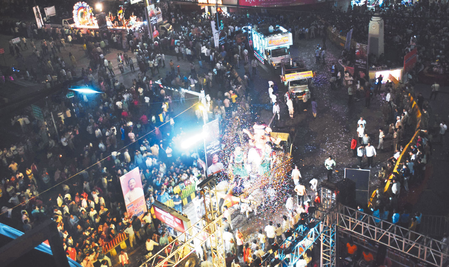 सारी रात राजधानी में रही झांकियों की धूम, सीएम ने भी देखा