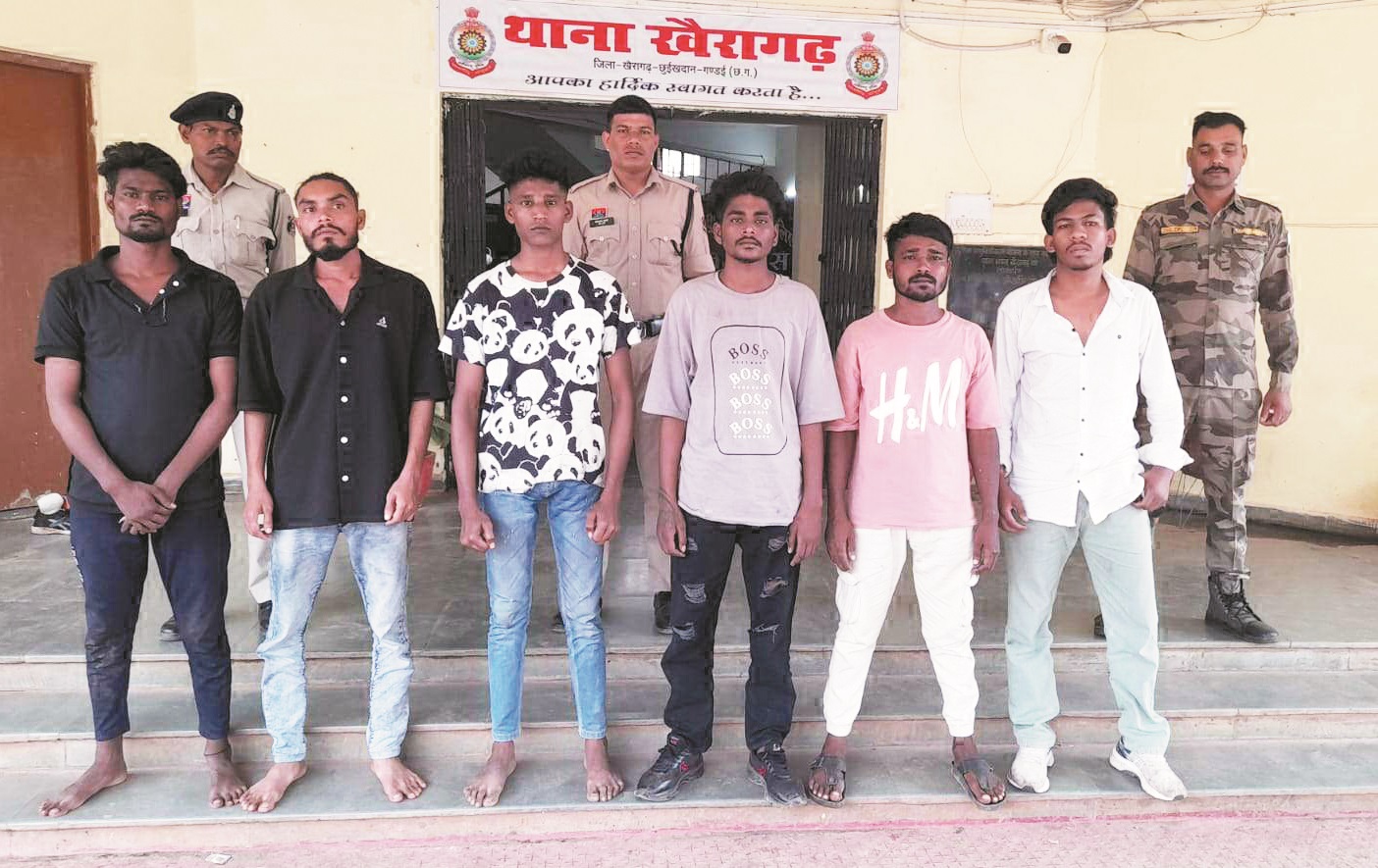 चाकू लहराने वाला गिरफ्तार