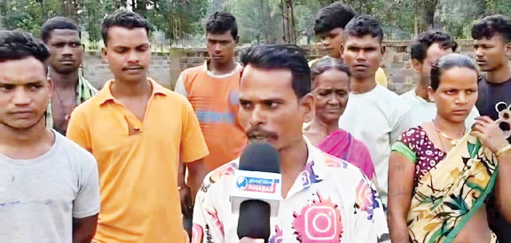 नरिहा पंचायत भवन अधूरा, मजदूरों और ट्रैक्टर मालिकों को नहीं मिला भुगतान नरिहा पंचायत भवन अधूरा, मजदूरों और ट्रैक्टर मालिकों को नहीं मिला भुगतान