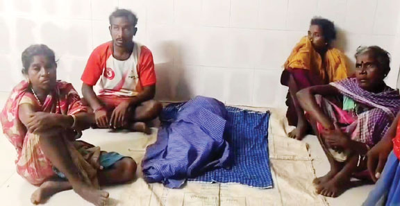 करंट से मासूम की मौत, पीएम के लिए पूरी रात अस्पताल में डॉक्टरों का इंतजार करंट से मासूम की मौत, पीएम के लिए पूरी रात अस्पताल में डॉक्टरों का इंतजार