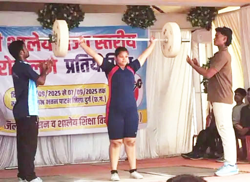 भारोत्तोलन में श्रेया को स्वर्ण