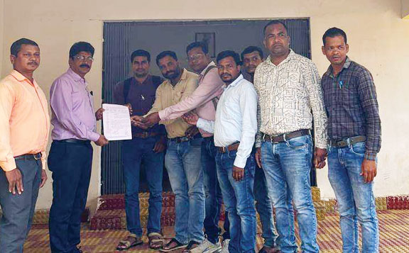 कृषि अफसरों का चरणबद्ध आंदोलन शुरू, सौंपा ज्ञापन